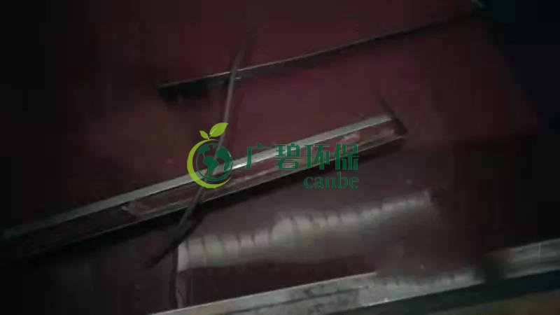 東莞龍背嶺驚現(xiàn)“紅水河”，一企業(yè)涉嫌偷排被立案調(diào)查(圖2)