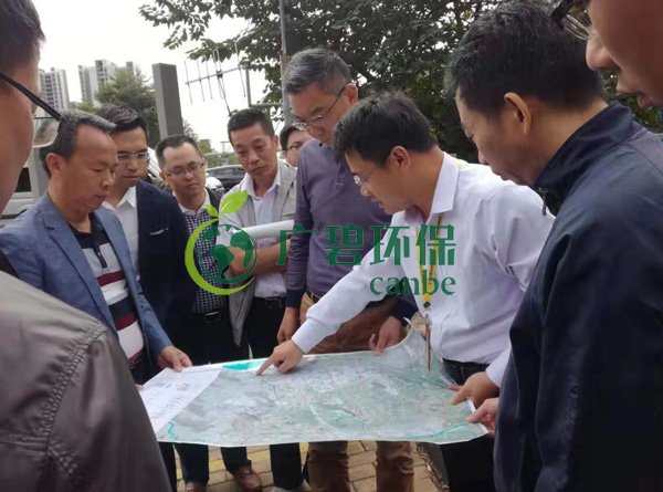 大良街道、順控環(huán)保水務(wù)等領(lǐng)導(dǎo)到金陡涌黑臭水體治理現(xiàn)場(chǎng)視察工作(圖1)
